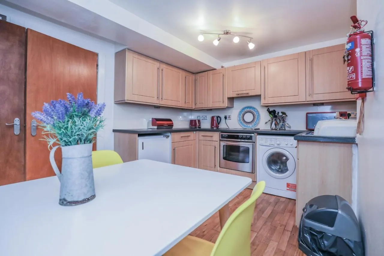 Beautiful 1-Bed Apartment Near Castle Édimbourg